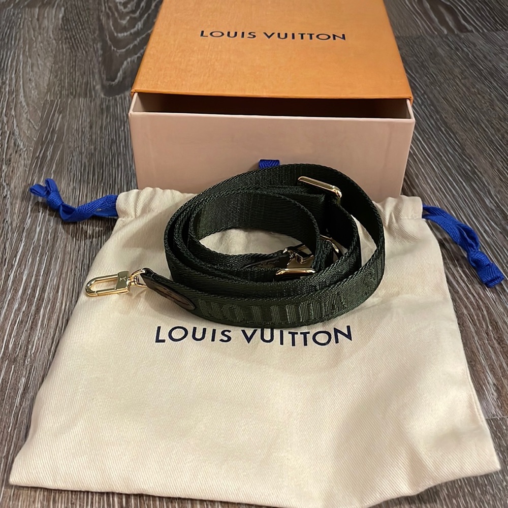 NWB Louis Vuitton Multi Pochette Accessory Canvas Shoulder Strap